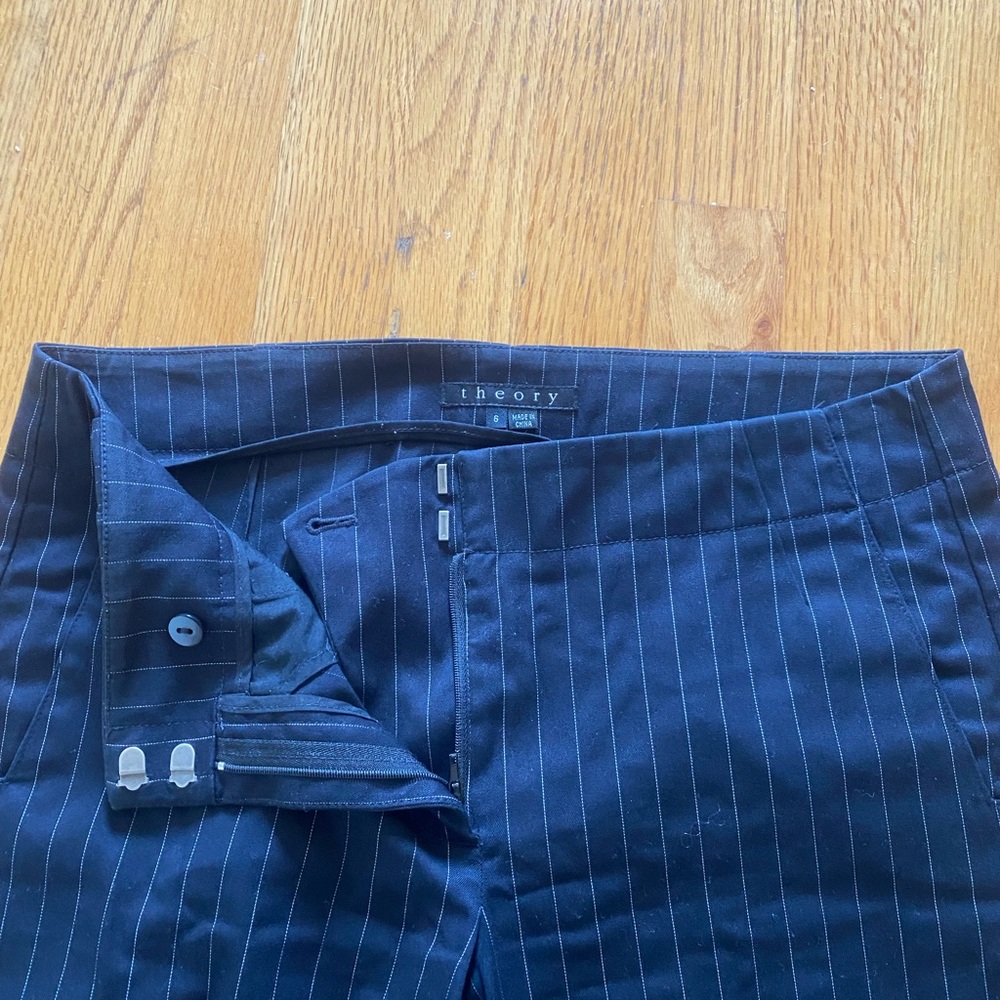 Theory Darky Navy Pinstripe Pant- low rise Size 6